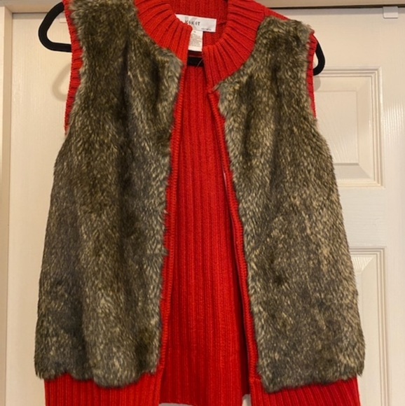 Kikit Faux Fur Front Sweater Vest - Picture 2 of 5